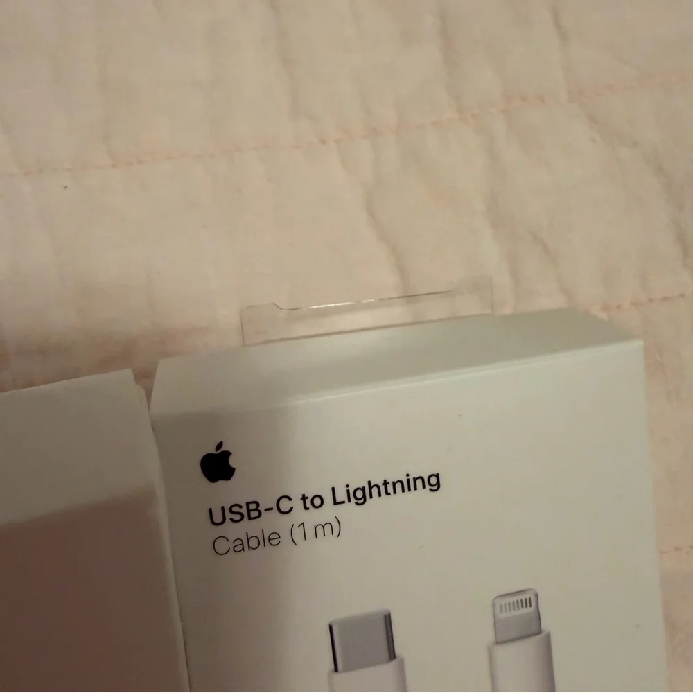 Set Of 2 USB C to Lightning Cables